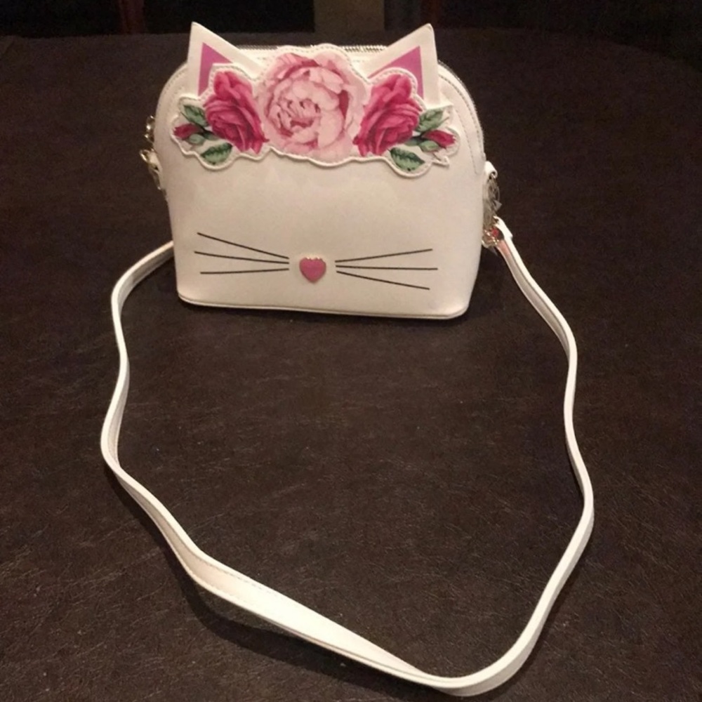 New Betsey Johnson full bloom Satchel cream bag - Picture 1 of 5